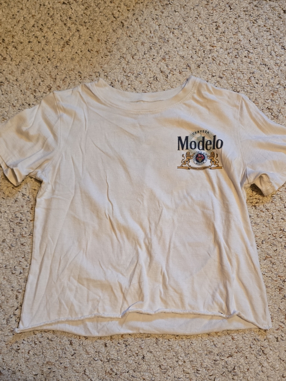 Model White Short Sleeve Graphic Tee
